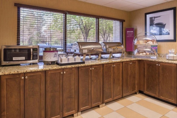 Hampton Inn Columbia Northeast-Fort Jackson Area image 11