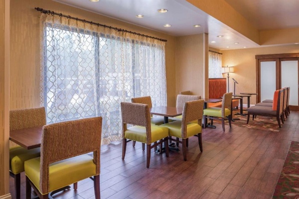 Hampton Inn Columbia Northeast-Fort Jackson Area image 14